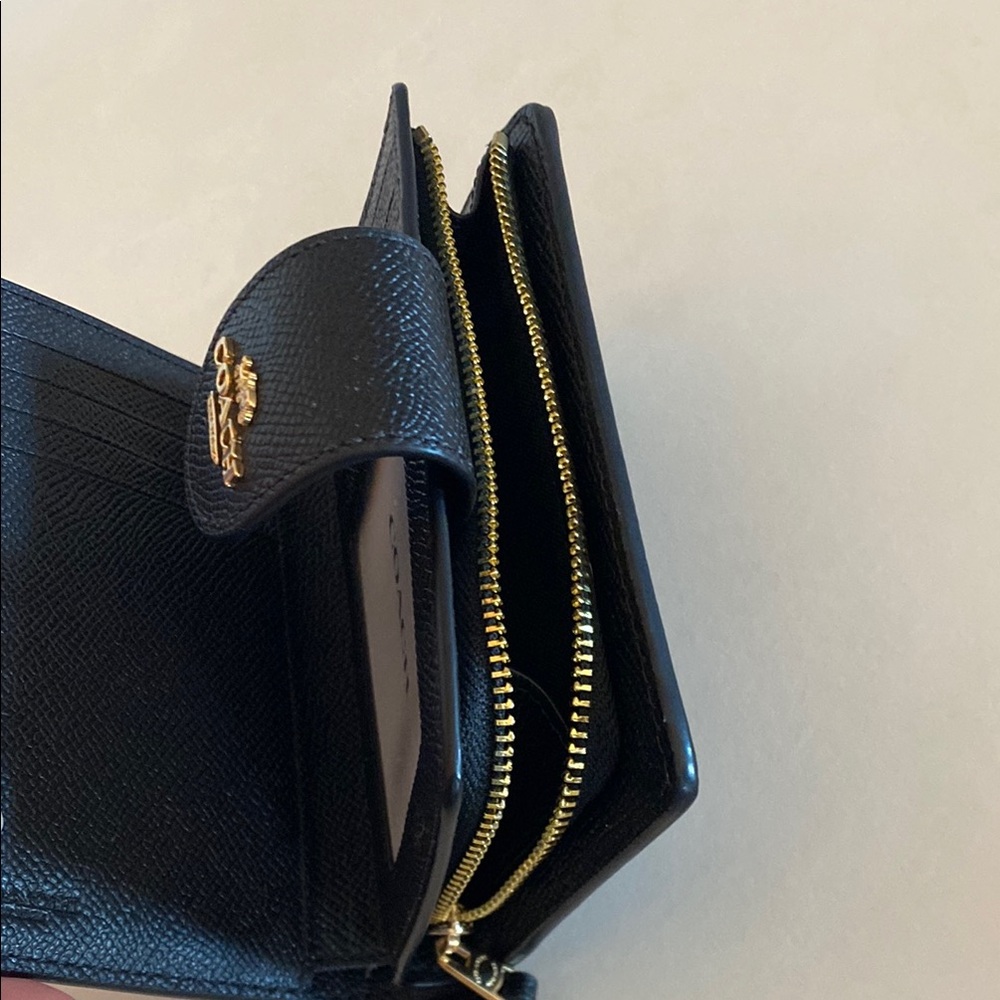 Coach Medium Corner Black Leather Zip Wallet - Picture 4 of 5